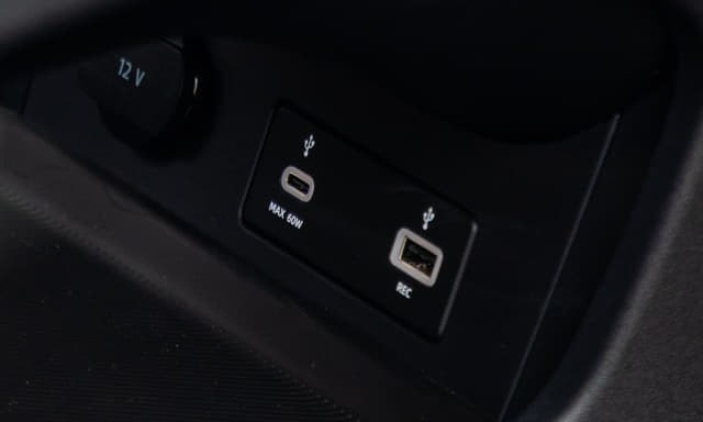 12V Power Outlets Image - 18631